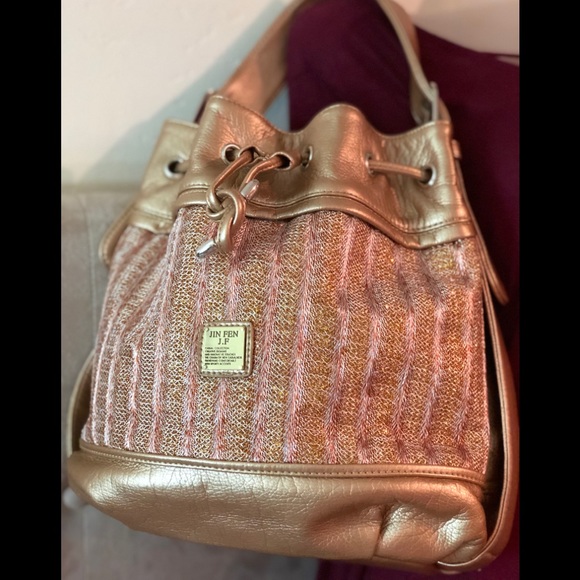 Jin Fen Handbags - Jin Fen collection